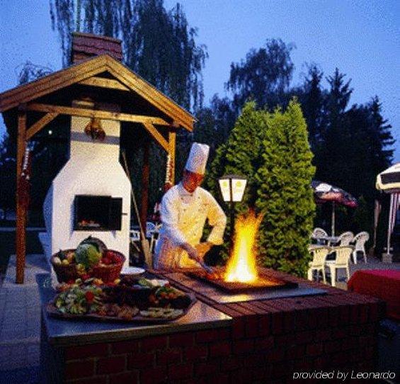 Hotel Nagyerdo Debrecen Restoran fotoğraf